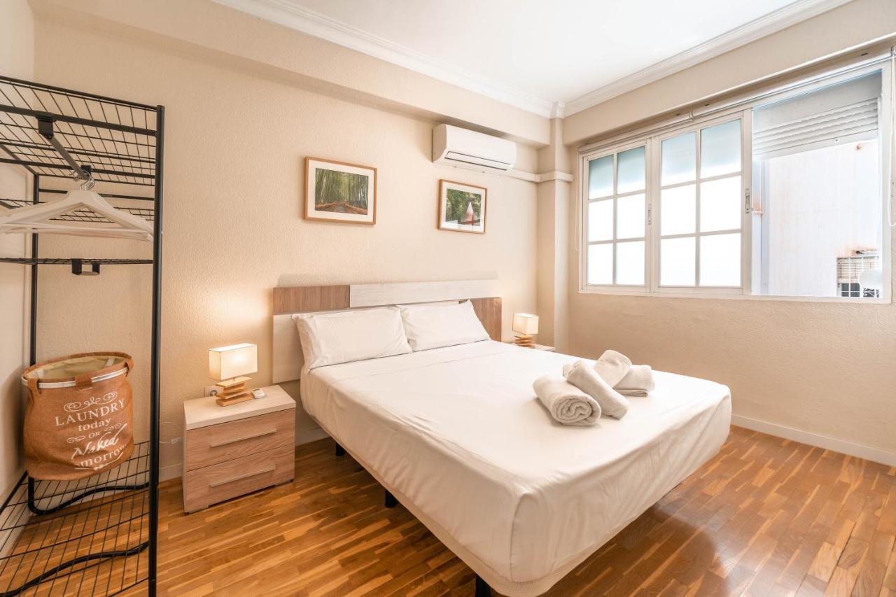 Gran Apartamento De 3 Habitaciones Junto A La Catedral Malaga Exterior photo