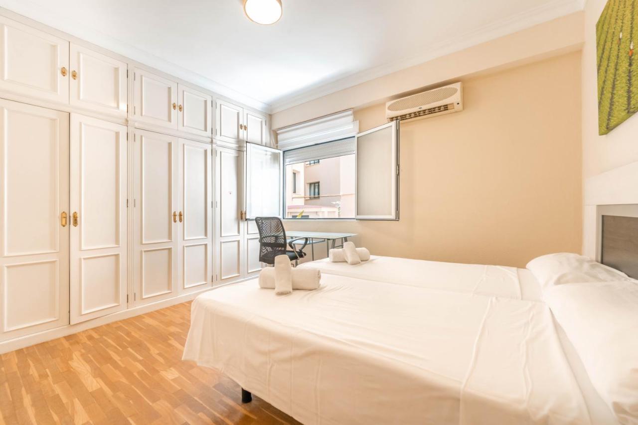 Gran Apartamento De 3 Habitaciones Junto A La Catedral Malaga Exterior photo